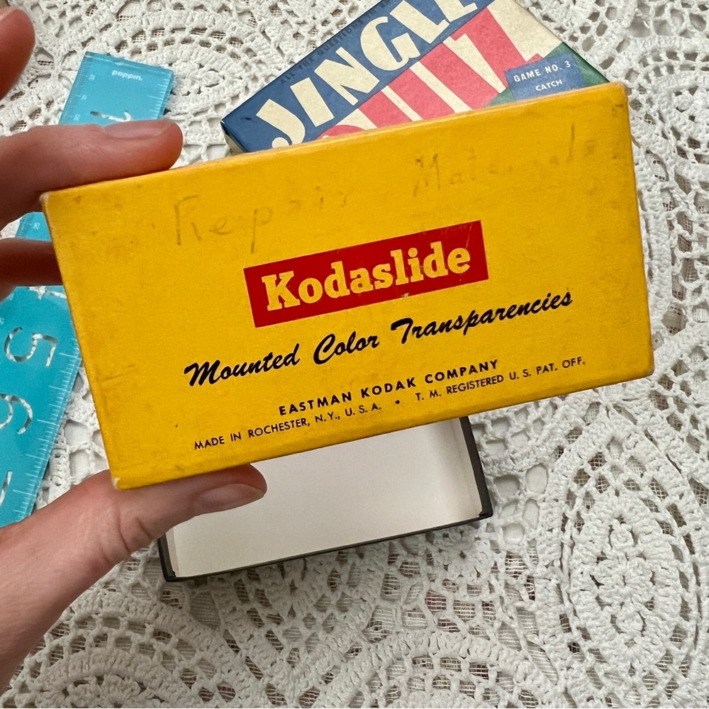 Five small empty boxes - Picture 12 of 17